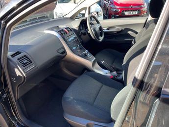 Toyota Auris 1.8 HYBRID T4 AUTOMATIC