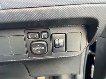 Toyota Auris 1.8 HYBRID T4 AUTOMATIC