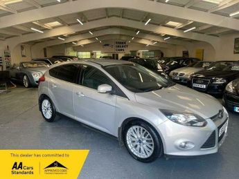 Ford Focus 1.0T EcoBoost Zetec Euro 5 (s/s) 5dr