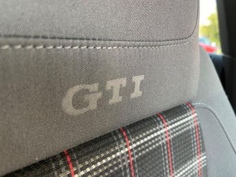 Volkswagen Golf 2.0 GTI DSG