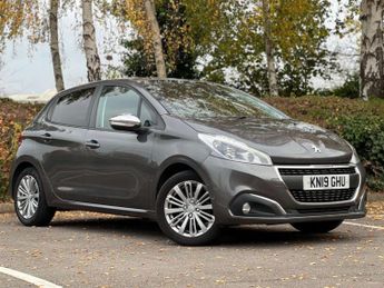 Peugeot 208 1.2 208 Signature PureTech S/S 5dr