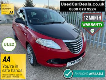 Chrysler Ypsilon BLACK AND RED