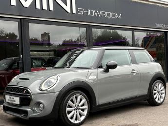 MINI Hatch Cooper S 2.0 Classic Comfort / Navigation packs - SAT NAV - CAR 