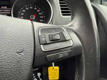 Volkswagen Golf SE TSI DSG