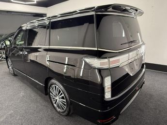 Nissan Elgrand E52 3.5 V6 4WD Highway Star, PNE52