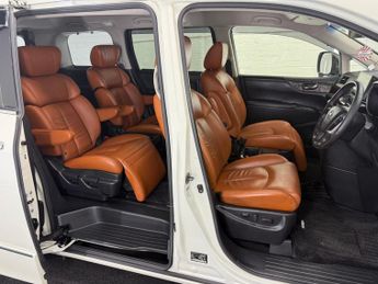 Nissan Elgrand E52 2.5 Highway Star Urban Chrome Selection
