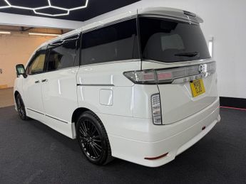 Nissan Elgrand E52 2.5 Highway Star Urban Chrome Selection