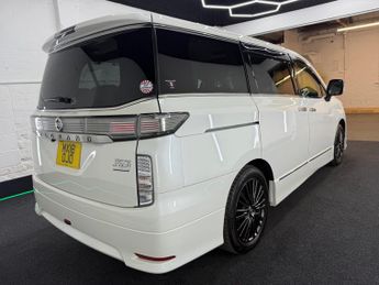 Nissan Elgrand E52 2.5 Highway Star Urban Chrome Selection