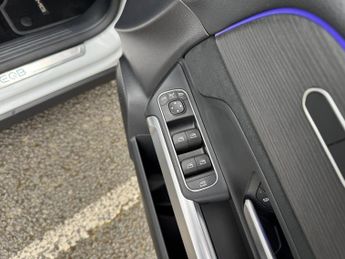 Mercedes-Benz EQB EQB 350 66KWH 4Matic AMG Line Premium Auto Electric 7 SEATER/PAN