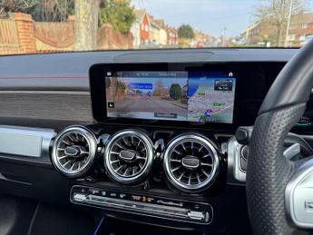 Mercedes-Benz EQB EQB 350 66KWH 4Matic AMG Line Premium Auto Electric 7 SEATER/PAN