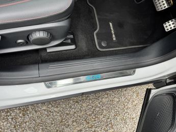 Mercedes-Benz EQB EQB 350 66KWH 4Matic AMG Line Premium Auto Electric 7 SEATER/PAN