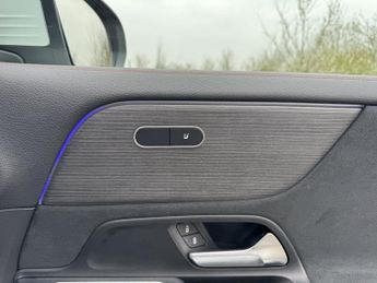 Mercedes-Benz EQB EQB 350 66KWH 4Matic AMG Line Premium Auto Electric 7 SEATER/PAN