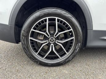 Mercedes-Benz EQB EQB 350 66KWH 4Matic AMG Line Premium Auto Electric 7 SEATER/PAN