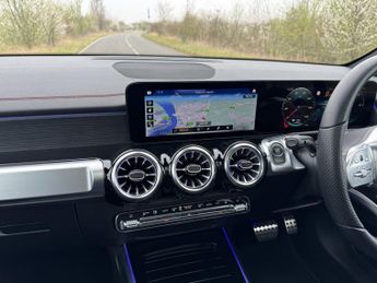 Mercedes-Benz EQB EQB 350 66KWH 4Matic AMG Line Premium Auto Electric 7 SEATER/PAN