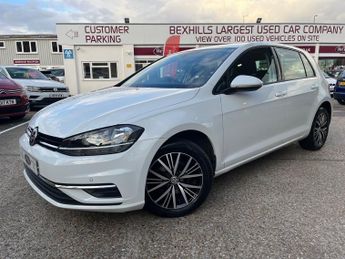 Volkswagen Golf 1.0 TSI SE NAVIGATION