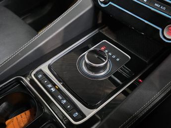 Jaguar F-Pace 2.0 R-SPORT AWD