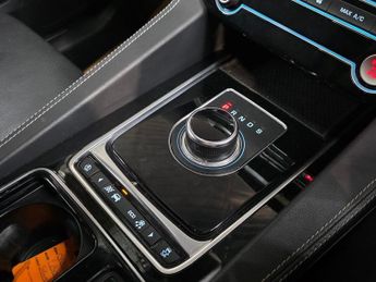 Jaguar F-Pace 2.0 R-SPORT AWD