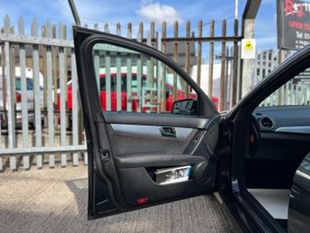 Mercedes-Benz C Class 1.6 C180 BlueEfficiency AMG Sport Plus G-Tronic+ Euro 5 (s/s) 4d