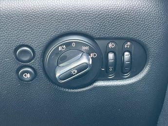 Mini Hatch COOPER EXCLUSIVE