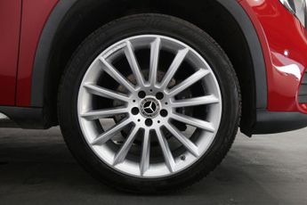 Mercedes-Benz GLA GLA 180 AMG LINE EDITION
