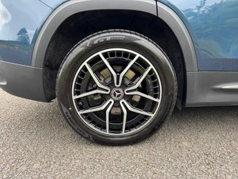Mercedes-Benz EQB EQB 300 66KWH 4Matic AMG Line Premium Auto Electric 7 SEATER/PAN