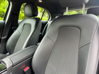 Mercedes-Benz A Class 1.5 A180d Sport (Executive) 7G-DCT Euro 6 (s/s) 5dr