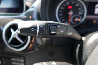 Mercedes-Benz B Class B 180 D AMG LINE PREMIUM
