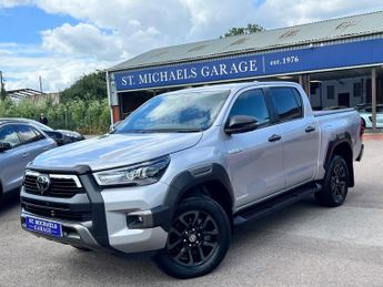 Toyota Hi Lux INVINCIBLE X 4WD D-4D DCB