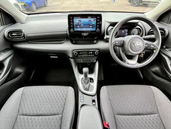 Toyota Yaris DESIGN FHEV
