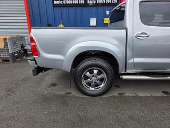Toyota Hilux INVINCIBLE X 4X4 D-4D DCB AUTO