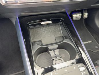 Mercedes-Benz EQA EQA 250 66KWH AMG Line Premium Auto Electric PAN ROOF/PARKTRONIC