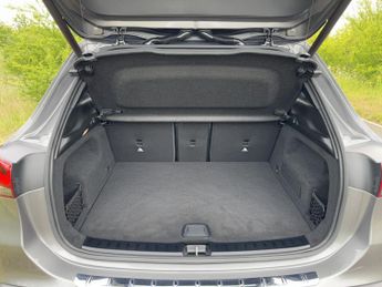 Mercedes-Benz EQA EQA 250 66KWH AMG Line Premium Auto Electric PAN ROOF/PARKTRONIC