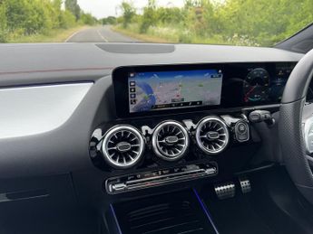 Mercedes-Benz EQA EQA 250 66KWH AMG Line Premium Auto Electric PAN ROOF/PARKTRONIC