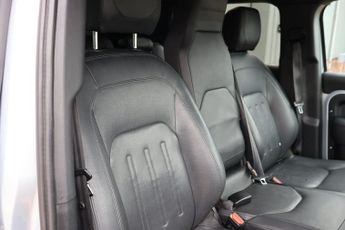 Land Rover Defender 110 110 HARD TOP SE MHEV with full dealer history and genuine rear s