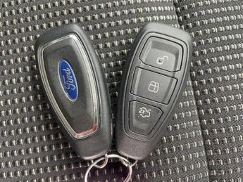 Ford Fiesta 1.0T EcoBoost Titanium Euro 6 (s/s) 5dr