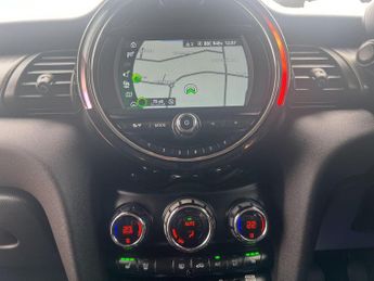 Mini Hatch 1.5 Cooper Exclusive Euro 6 (s/s) 3dr