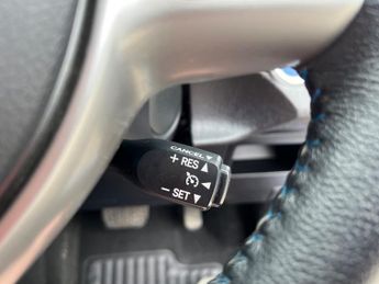 Toyota Yaris T SPIRIT HYBRID