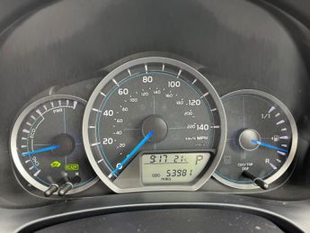 Toyota Yaris T SPIRIT HYBRID
