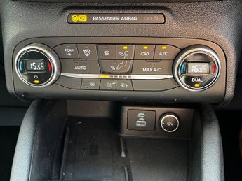 Ford Kuga TITANIUM FIRST EDITION