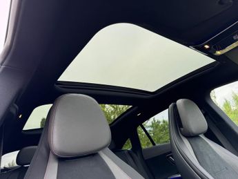Mercedes-Benz EQE EQE 300 AMG Line Premium 90 KWH Auto Electric PAN ROOF/DISTRONIC