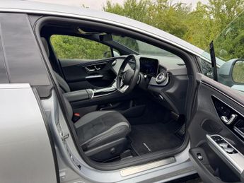 Mercedes-Benz EQE EQE 300 AMG Line Premium 90 KWH Auto Electric PAN ROOF/DISTRONIC