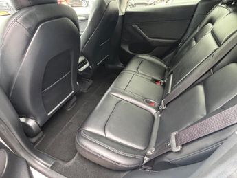 Tesla Model Y (Dual Motor) Long Range Auto 4WDE 5dr