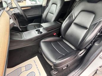 Tesla Model Y (Dual Motor) Long Range Auto 4WDE 5dr