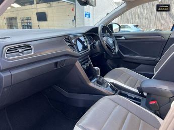 Volkswagen T-Roc 1.5 TSI GPF EVO Design SUV 5dr Petrol DSG Euro 6 (s/s) (150 ps)