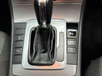 Volkswagen Passat 2.0 TDI BlueMotion Tech Highline DSG Euro 5 (s/s) 5dr