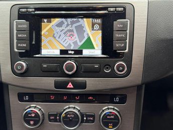 Volkswagen Passat 2.0 TDI BlueMotion Tech Highline DSG Euro 5 (s/s) 5dr