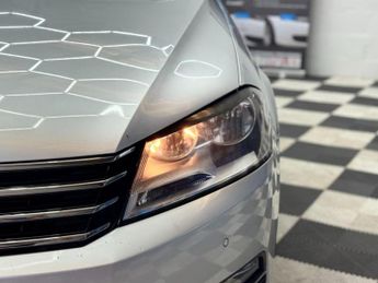 Volkswagen Passat 2.0 TDI BlueMotion Tech Highline DSG Euro 5 (s/s) 5dr