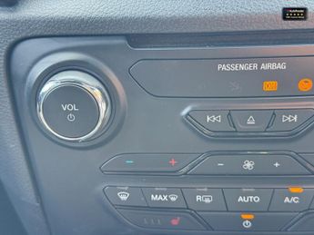 Ford Ranger Thunder AUTO Crew Cab 4X4 Air Con Nav Sensors EURO 6 NO VAT