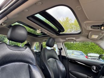Mini Hatch 1.5 Cooper Auto Euro 6 (s/s) 5dr