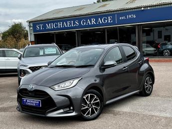 Toyota Yaris DESIGN FHEV